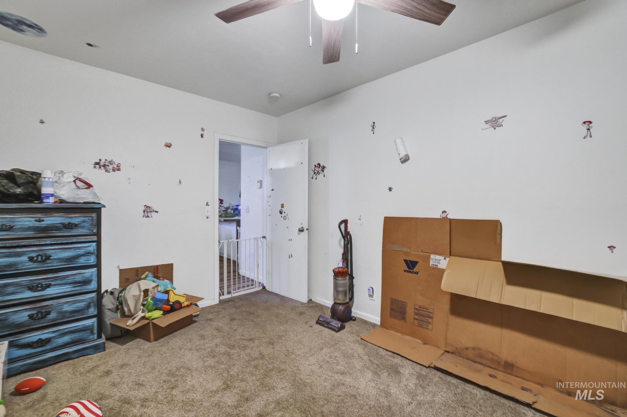 Twin Falls, Idaho 83301, United States, 4 Bedrooms Bedrooms, ,2 BathroomsBathrooms,Residential,Pending,115171