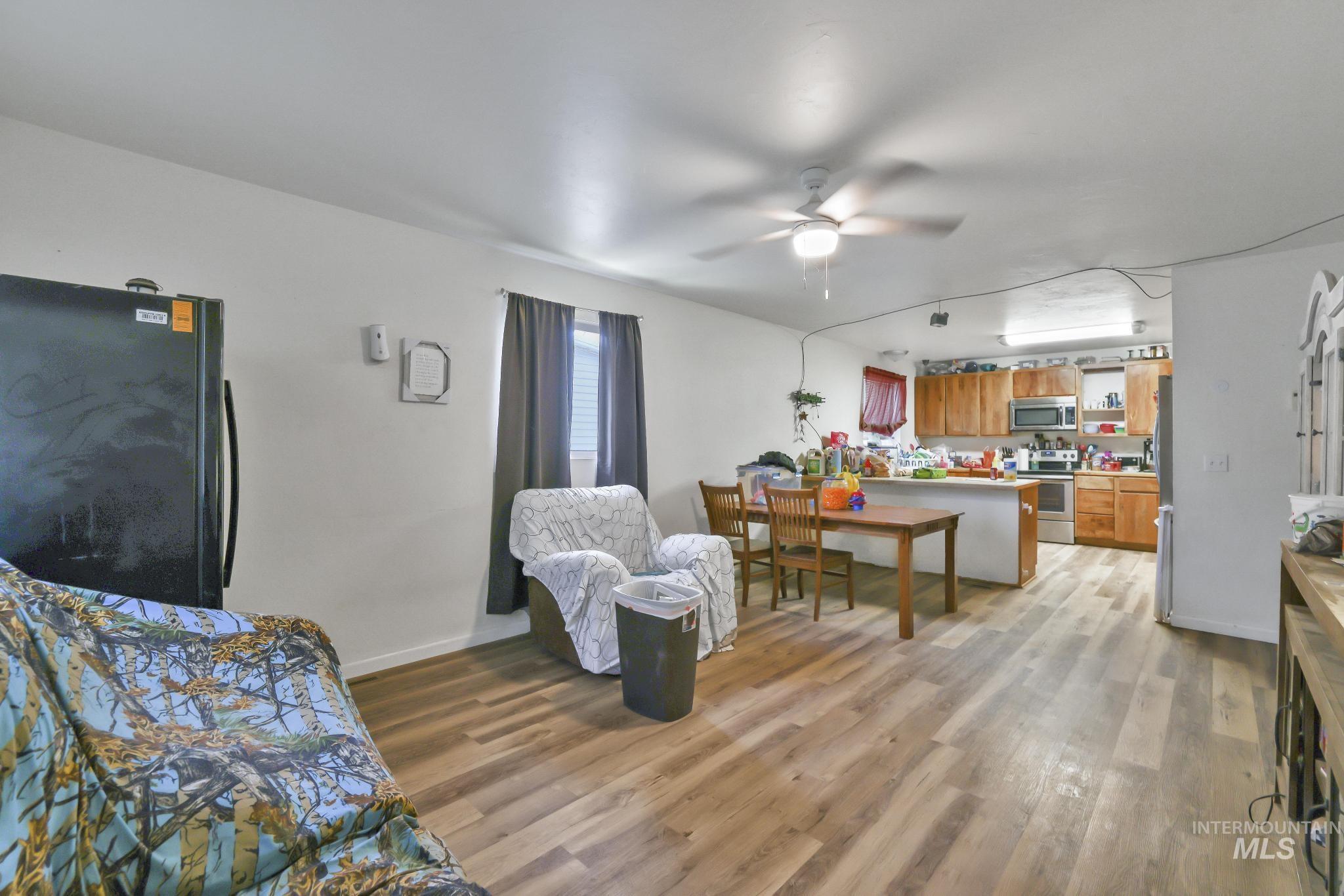 Twin Falls, Idaho 83301, United States, 4 Bedrooms Bedrooms, ,2 BathroomsBathrooms,Residential,Pending,115171