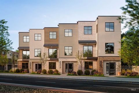 Photo of 3219 W Moore St, Boise, ID 83702 (MLS # 98967587)