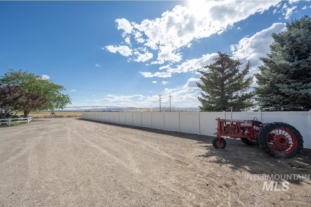 View of dirt / gravel road