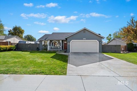 Photo of 1031 W Gold Street, Kuna, ID 83634 (MLS # 98964970)