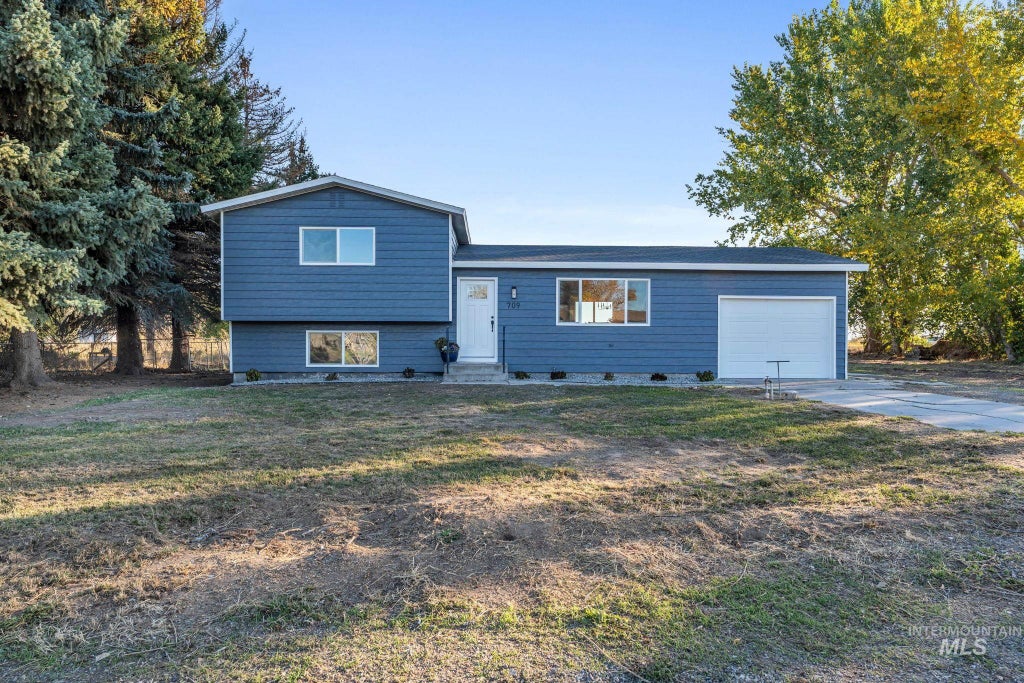 Photo of 709 W Larue Drive, Heyburn, ID 83336 (MLS # 99004586)