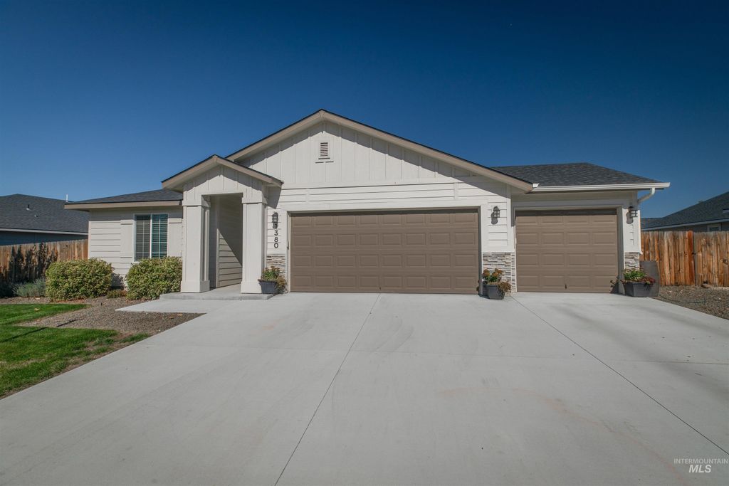 Photo of 1380 Gold St, Middleton, ID 83644 (MLS # 98964116)
