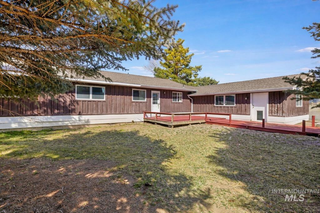 Photo of 2755 900 E, Hagerman, ID 83332 (MLS # 98978156)