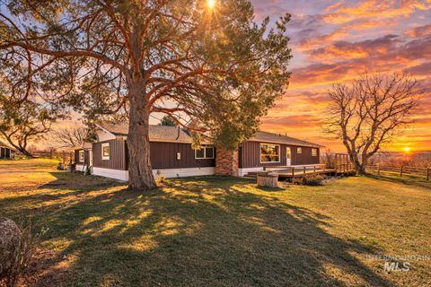 Photo of 2755 900 E, Hagerman, ID 83332 (MLS # 98978156)