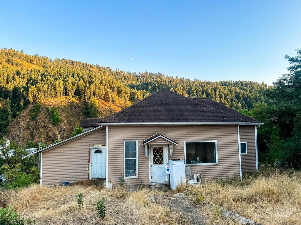 Photo of 301 E B Street, Kendrick, ID 83524 (MLS # 98958263)