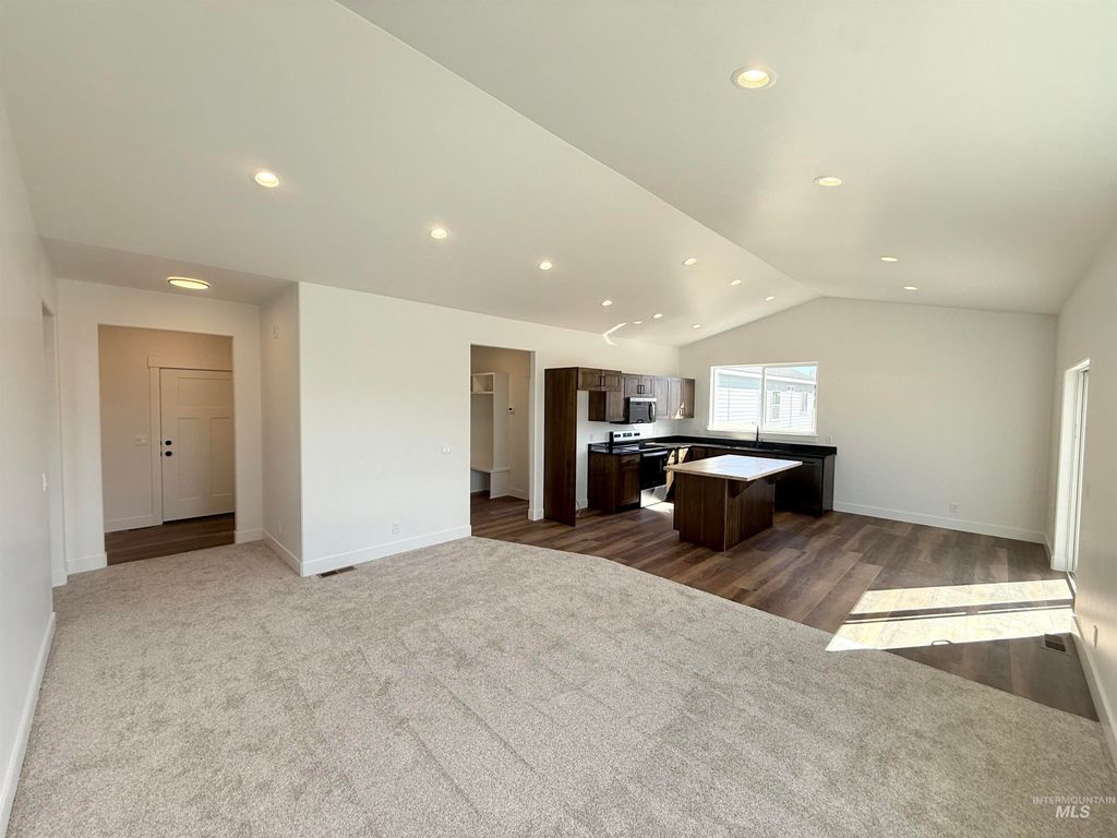 Photo of 1109 14th St, Rupert, ID 83350 (MLS # 98980184)