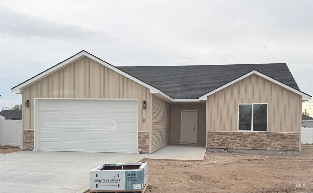 Photo of 1109 14th St, Rupert, ID 83350 (MLS # 98980184)