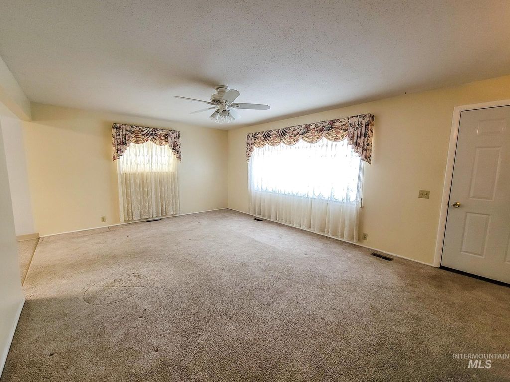 Photo of 3713 14th Street, Lewiston, ID 83501 (MLS # 98957906)