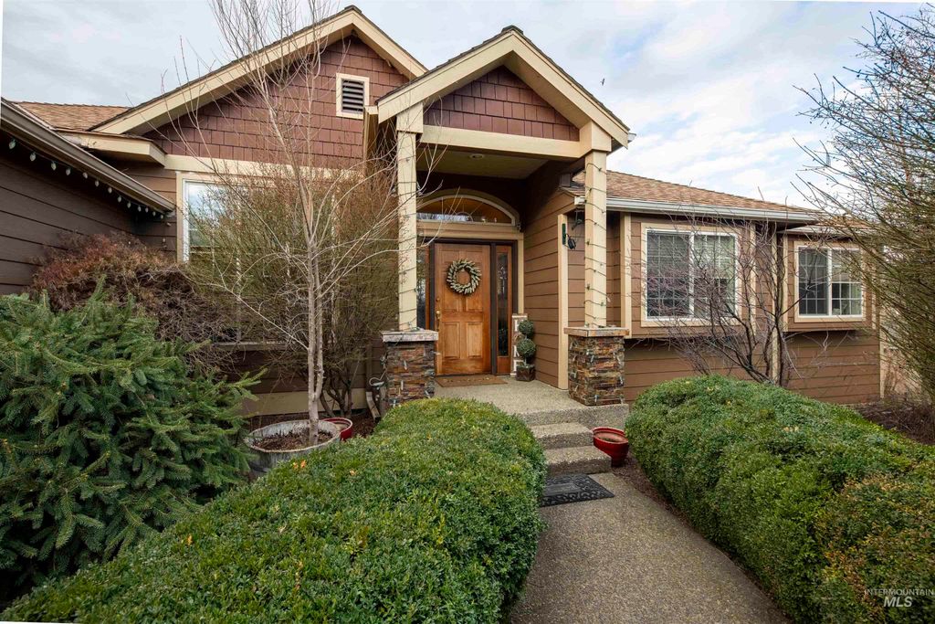 Photo of 3780 Nicklaus Drive, Clarkston, WA 99403 (MLS # 98975837)