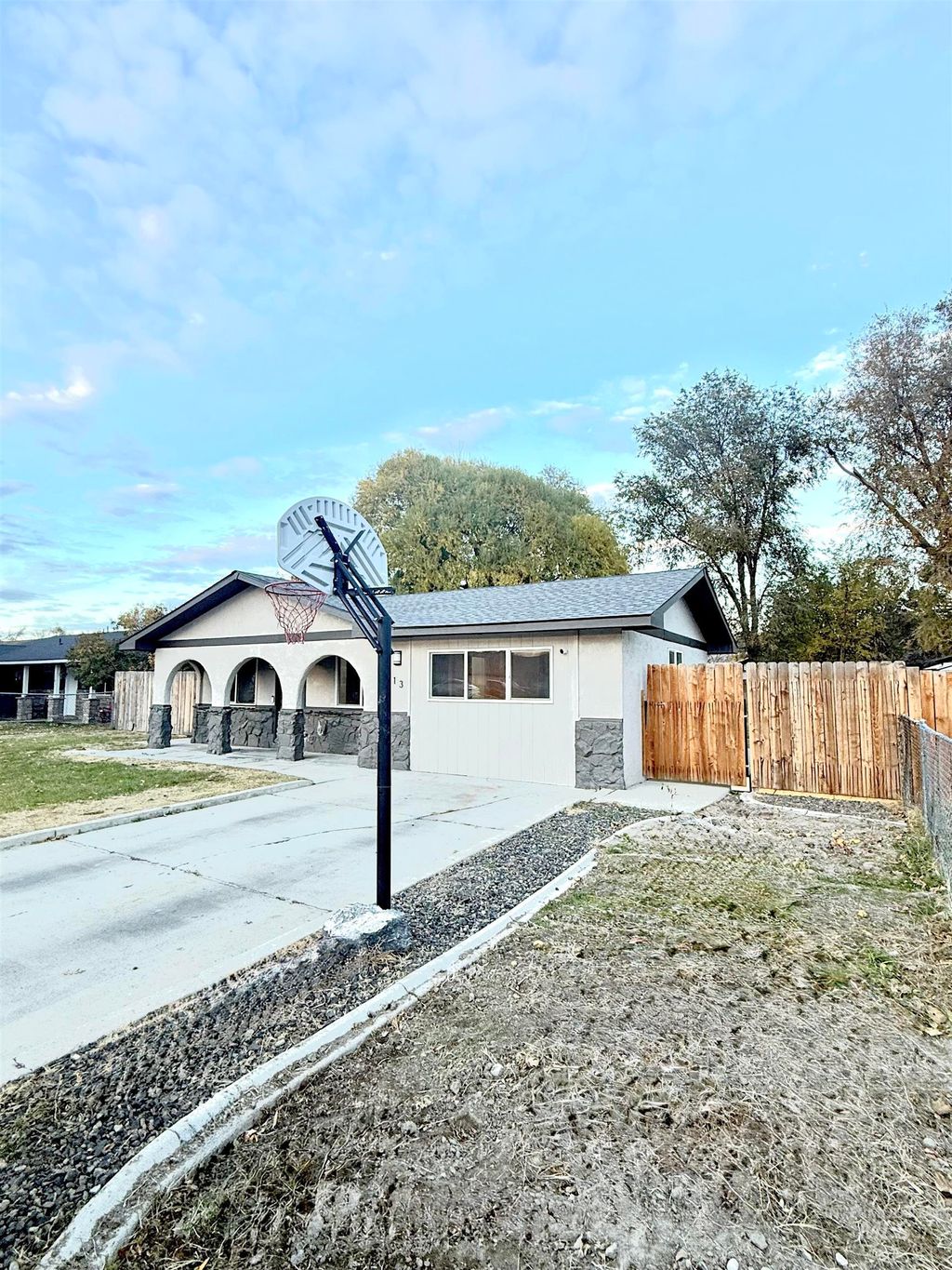 Photo of 113 Nogales Ct, Caldwell, ID 83605 (MLS # 98966997)