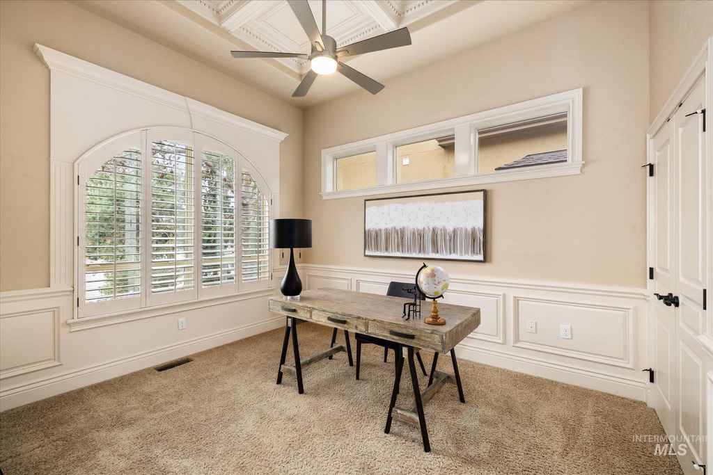 Photo of 1664 W Par Ct, Eagle, ID 83616 (MLS # 98978427)