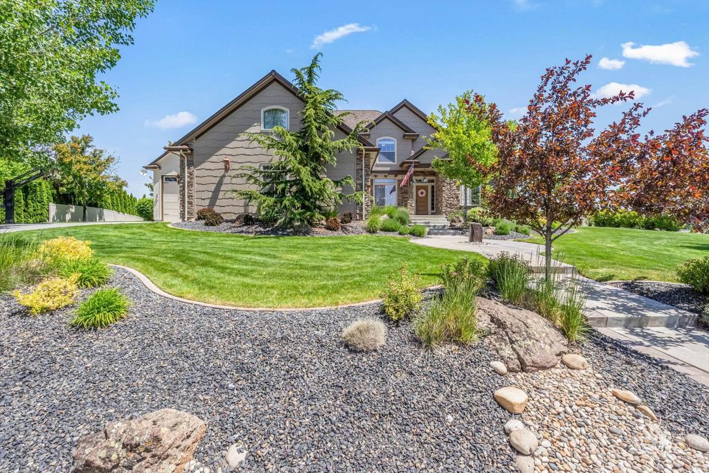Photo of 5908 N Highhill Place, Star, ID 83669 (MLS # 98980389)