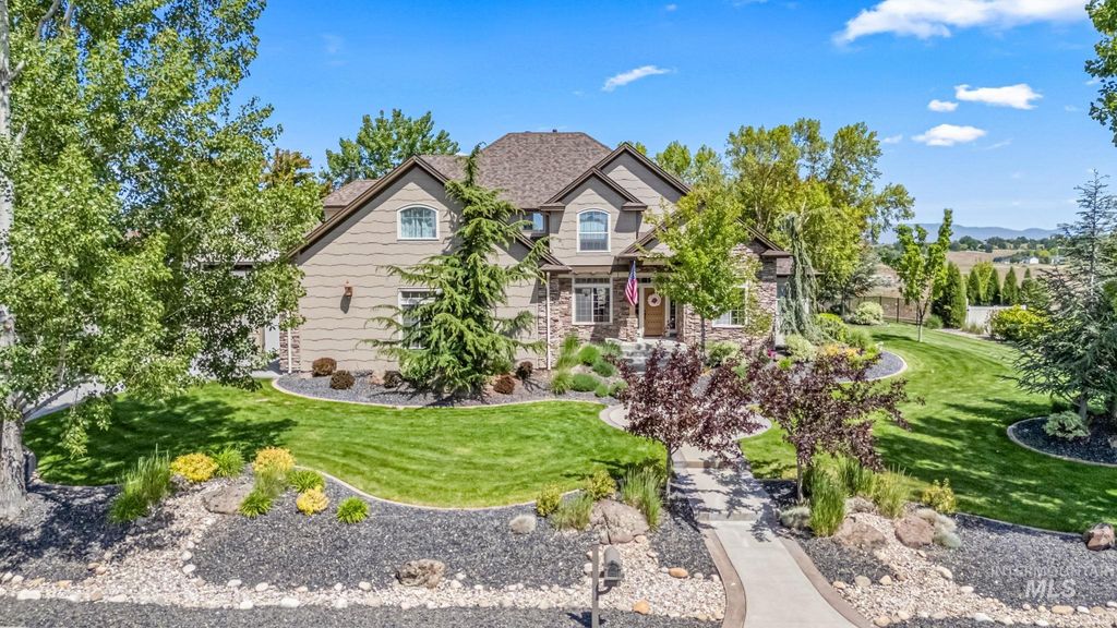 Photo of 5908 N Highhill Place, Star, ID 83669 (MLS # 98980389)