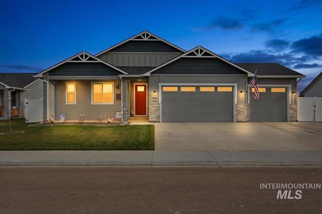 Photo of 444 Blacksmith Ave, Fruitland, ID 83619 (MLS # 98968867)