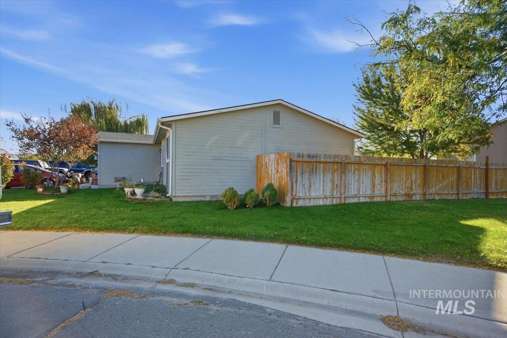 Photo of 711 Prince Ave, Wilder, ID 83676 (MLS # 99002498)