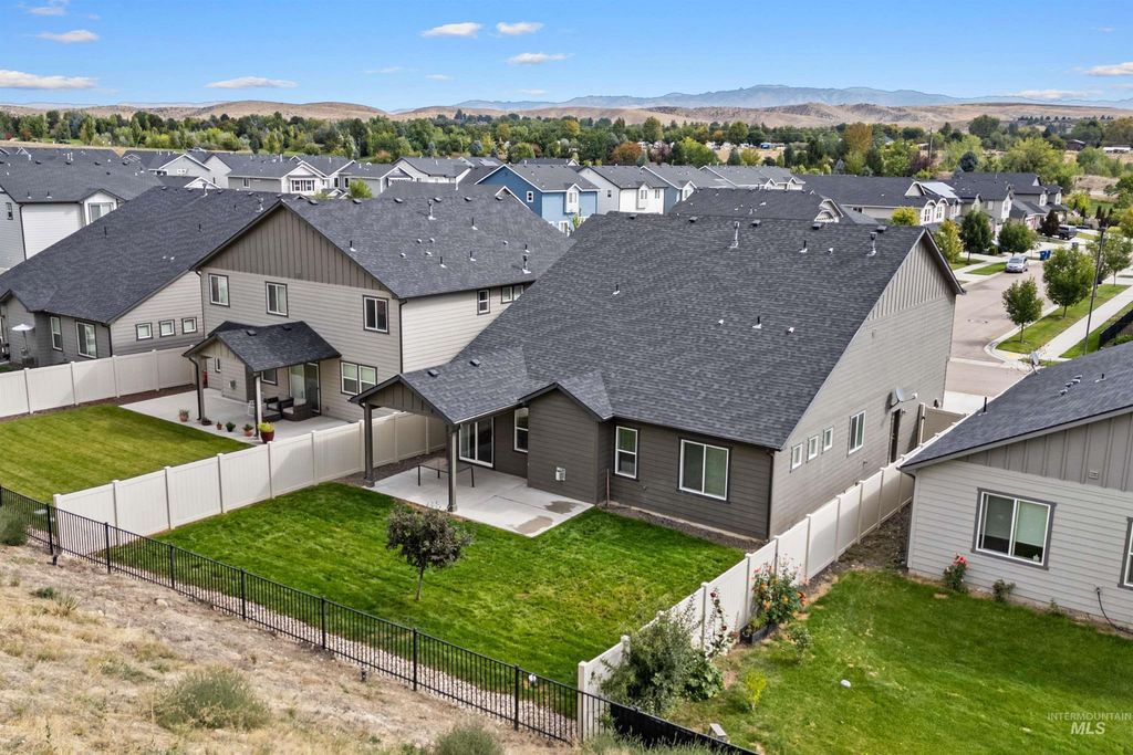 Photo of 65 N Wooddale Ave, Eagle, ID 83616 (MLS # 98976456)