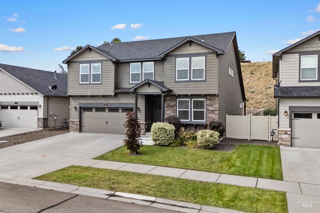 Photo of 65 N Wooddale Ave, Eagle, ID 83616 (MLS # 98976456)