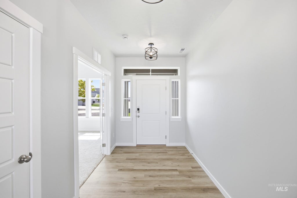 Photo of 7167 W Blackberry Dr, Boise, ID 83709 (MLS # 99001369)