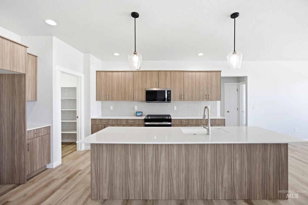 Photo of 7167 W Blackberry Dr, Boise, ID 83709 (MLS # 99001369)