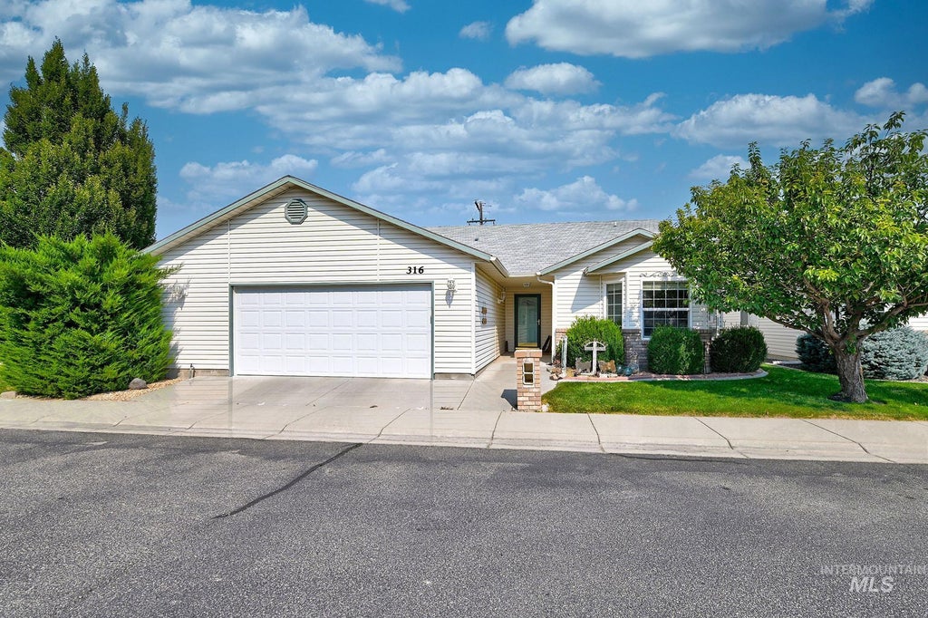 Photo of 316 N Westminster St, Nampa, ID 83651 (MLS # 98996019)