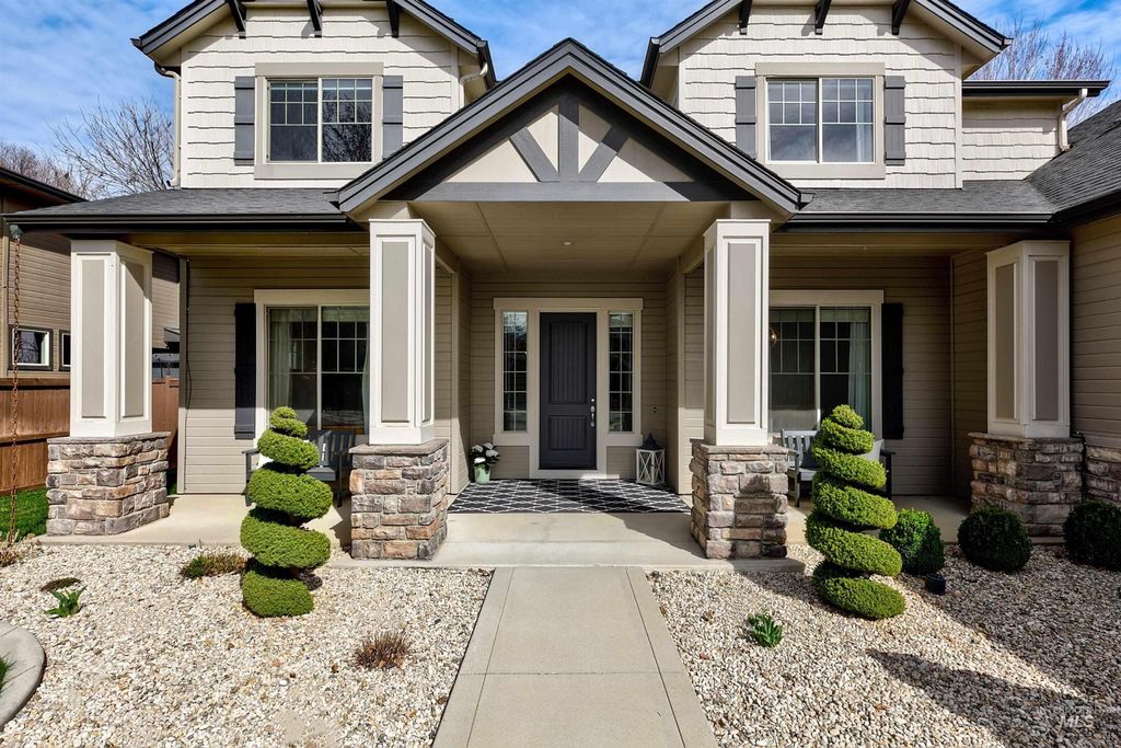 Photo of 920 W Bacall St, Meridian, ID 83646 (MLS # 98978747)