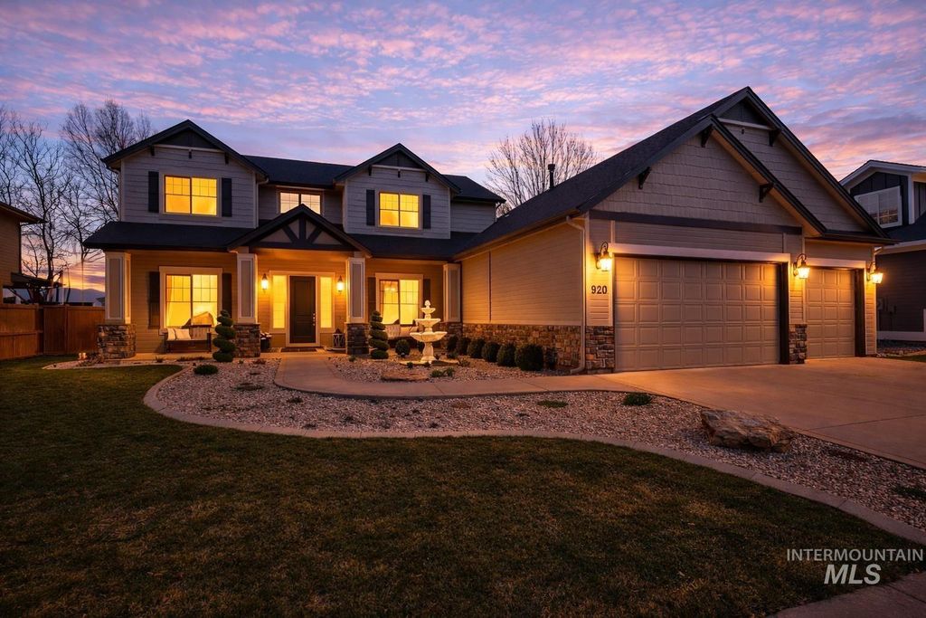 Photo of 920 W Bacall St, Meridian, ID 83646 (MLS # 98978747)