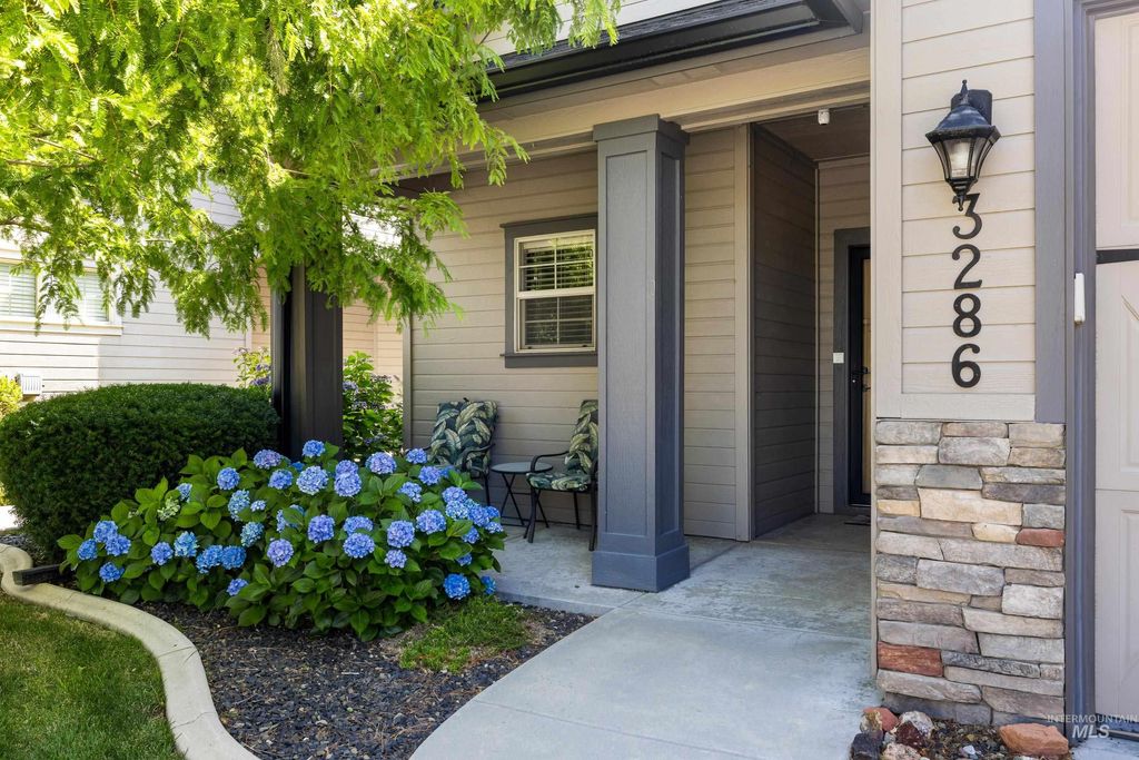 Photo of 3286 N Gaviola Ave, Meridian, ID 83646 (MLS # 98976726)