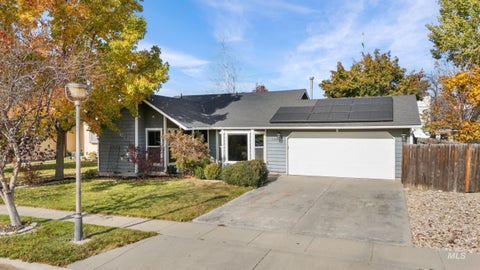 Photo of 1316 W Crestwood Dr, Meridian, ID 83642 (MLS # 99005249)