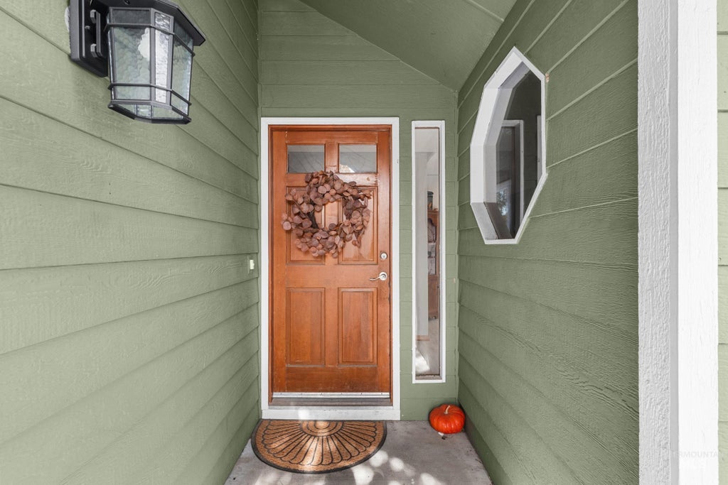 Photo of 1316 W Crestwood Dr, Meridian, ID 83642 (MLS # 99005249)