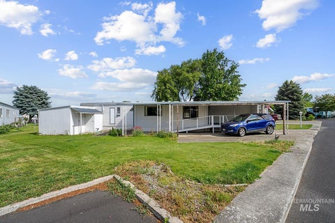 Photo of 2015 6th Ave #221B, Clarkston, WA 99403 (MLS # 98990349)