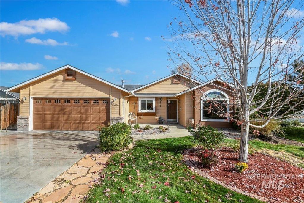 Photo of 3282 S Featherly Way, Boise, ID 83709 (MLS # 98966843)