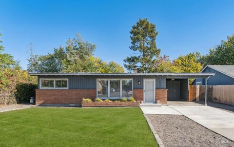 Photo of 1612 S Latah Street, Boise, ID 83705 (MLS # 98965572)