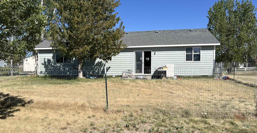 Photo of 537 Smokey Mountain Dr, Jerome, ID 83338 (MLS # 98986405)