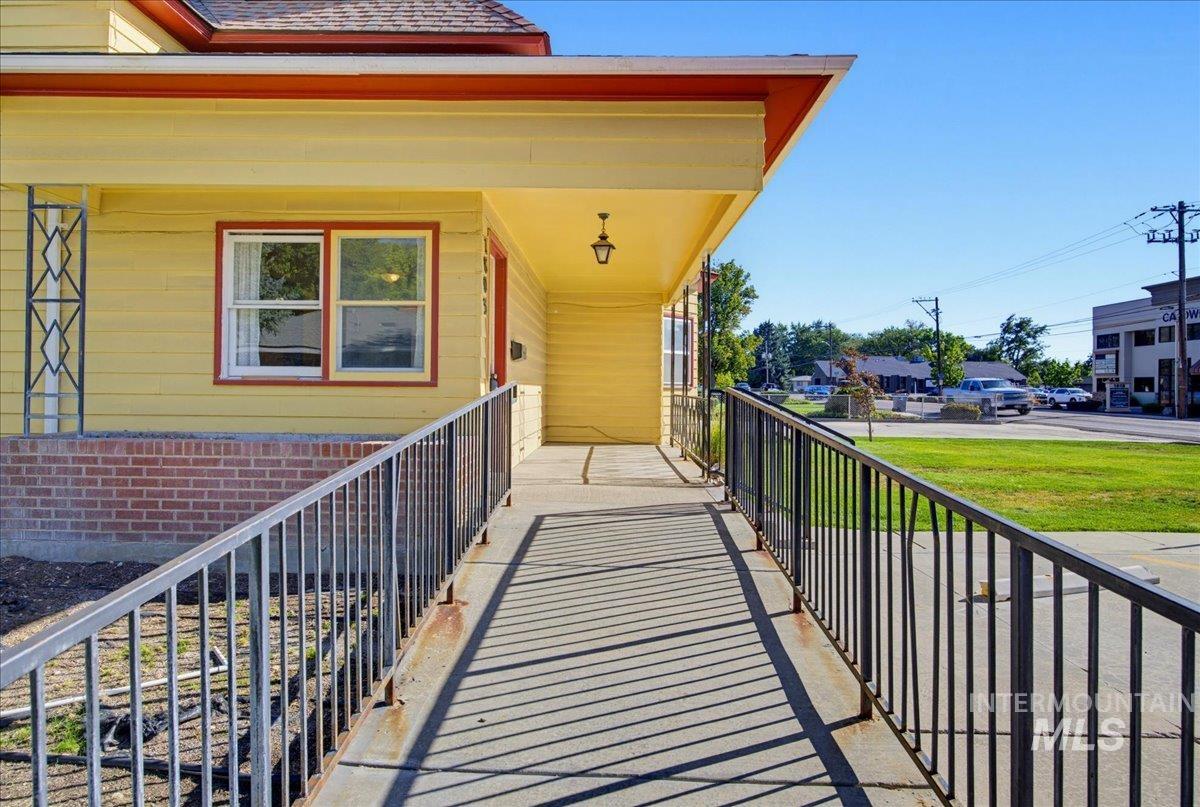 1803 S 10th