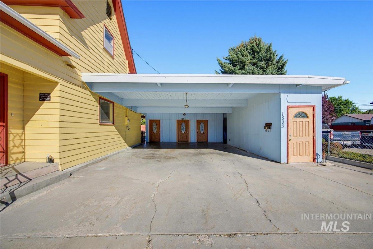 1803 S 10th