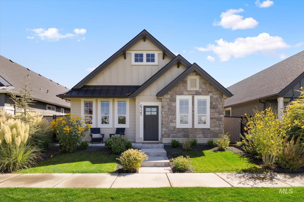 Photo of 6725 W Los Flores Dr, Meridian, ID 83646 (MLS # 98999865)