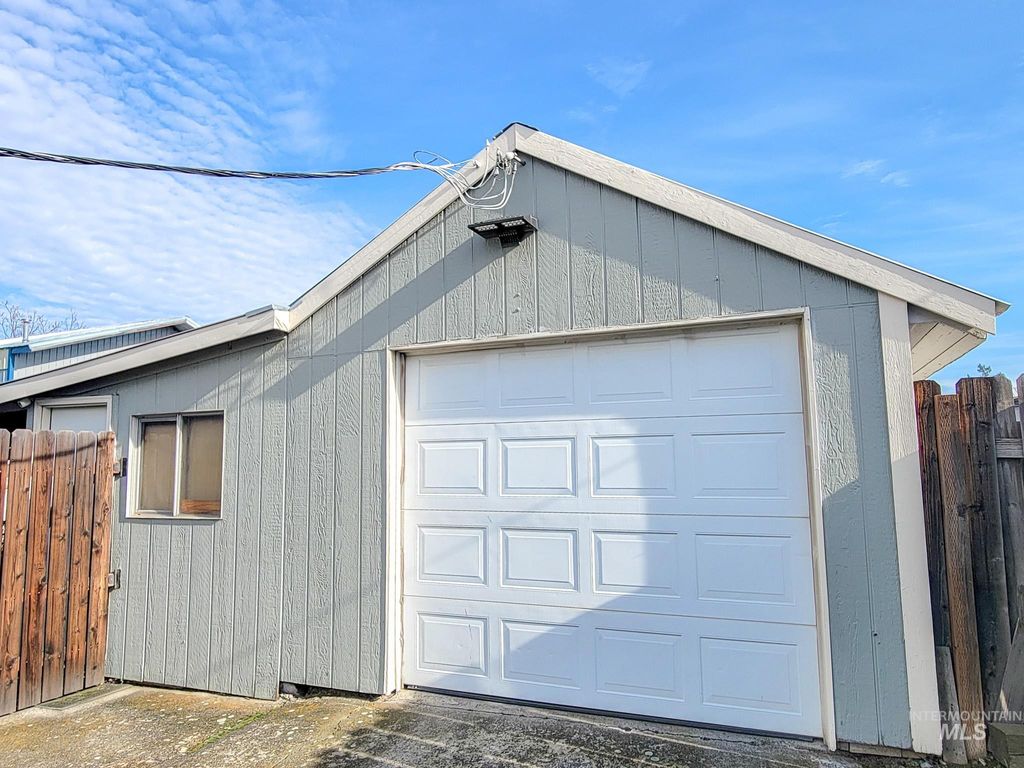 Photo of 1107 Francis St, Clarkston, WA 99403 (MLS # 98975552)