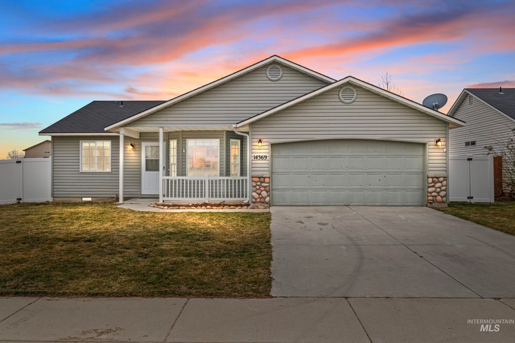 Photo of 14369 Gresham Dr, Caldwell, ID 83607 (MLS # 98975881)