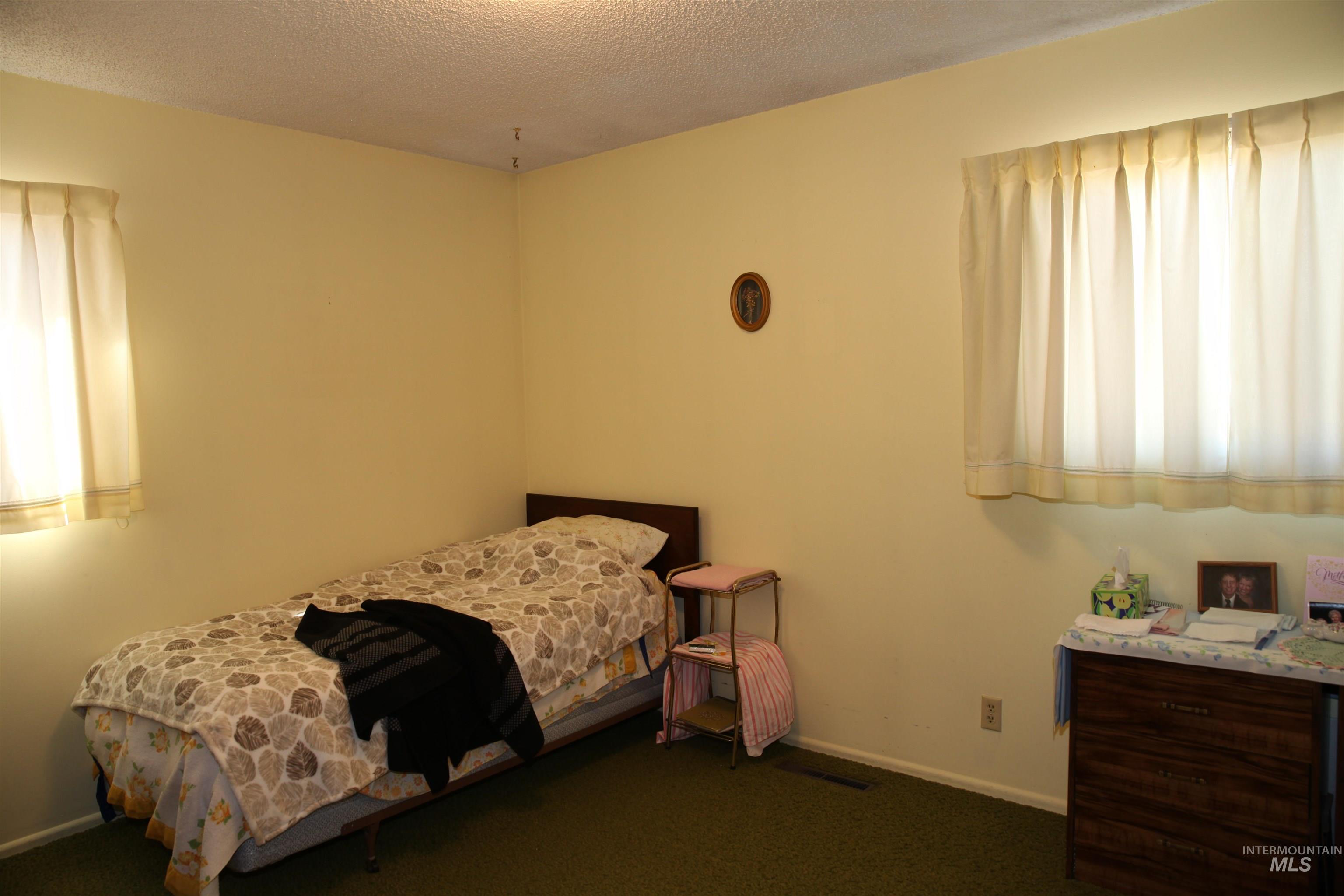 Twin Falls, Idaho 83301, United States, 3 Bedrooms Bedrooms, ,2 BathroomsBathrooms,Residential,Pending,10400