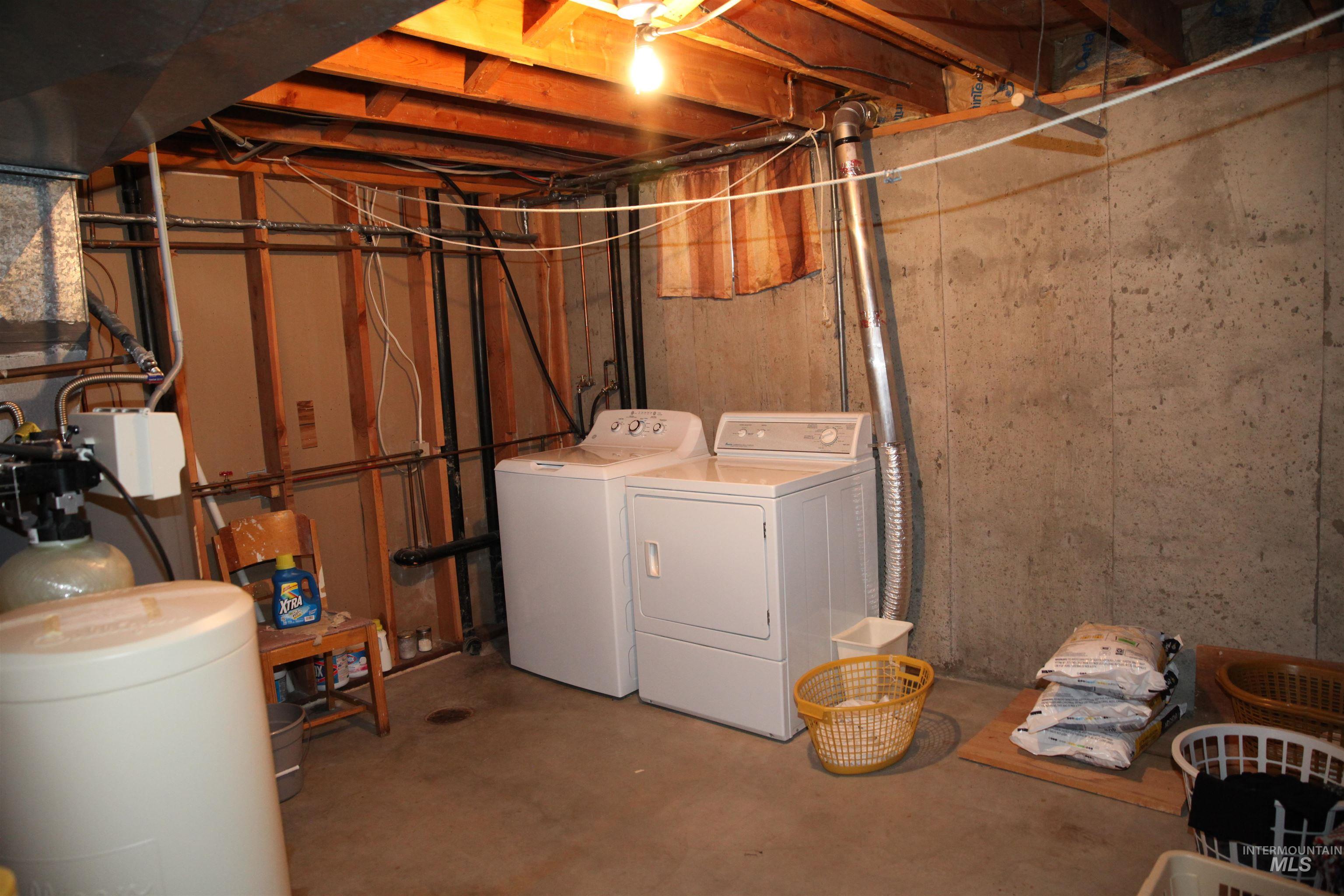 Twin Falls, Idaho 83301, United States, 3 Bedrooms Bedrooms, ,2 BathroomsBathrooms,Residential,Pending,10400