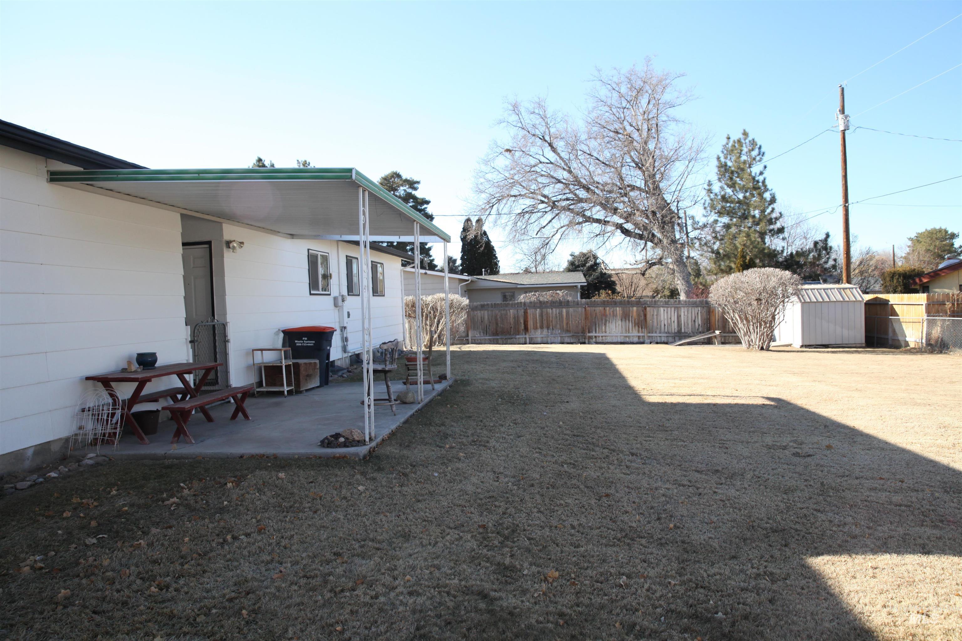 Twin Falls, Idaho 83301, United States, 3 Bedrooms Bedrooms, ,2 BathroomsBathrooms,Residential,Pending,10400