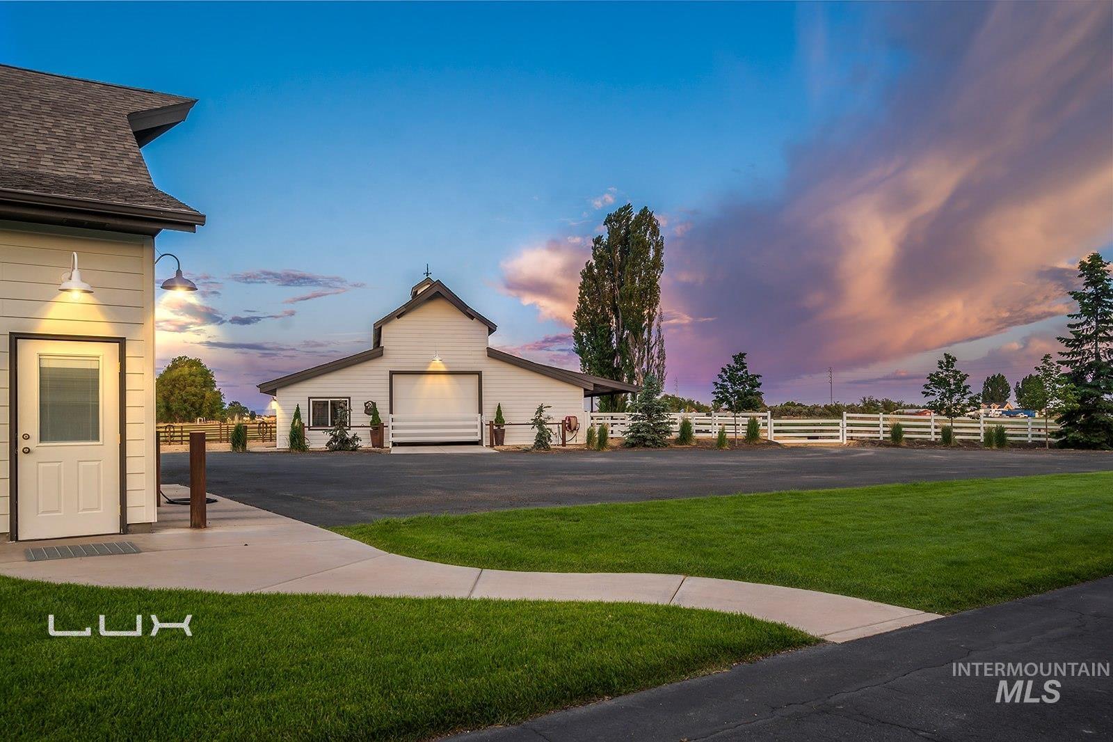 7351 West Ledgerwood Lane