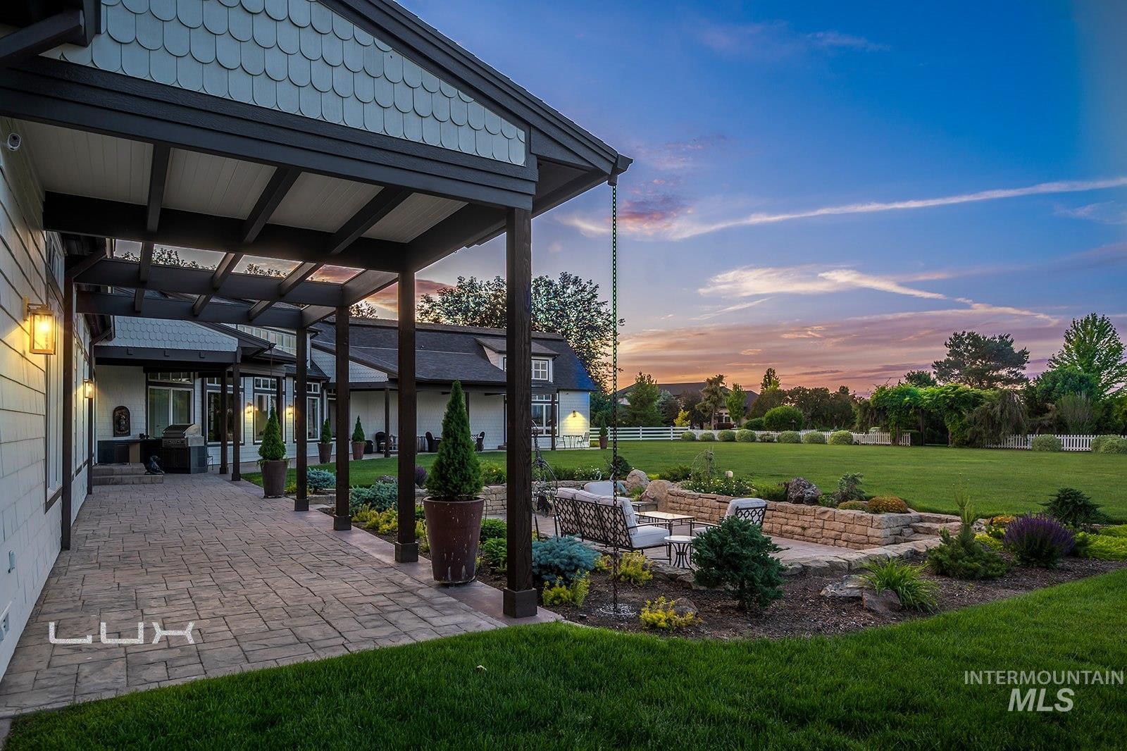 7351 West Ledgerwood Lane