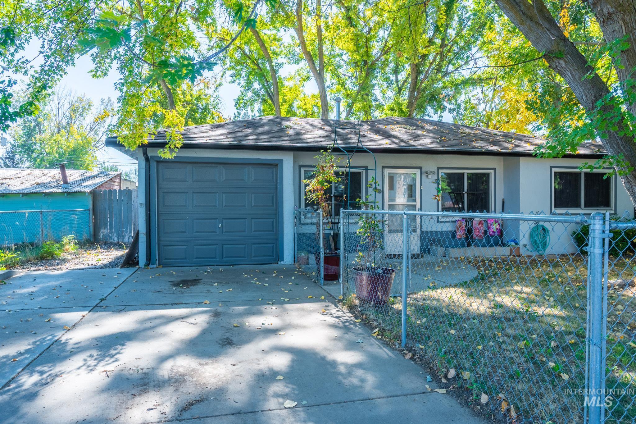 209 W 2nd St