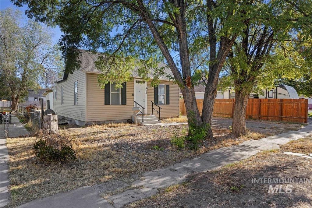 Photo of 516 N 5th Ave, Twin Falls, ID 83301 (MLS # 98964529)