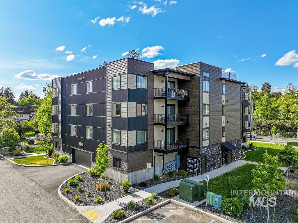 Photo of 115 N Almon ST #201, Moscow, ID 83843 (MLS # 98987047)