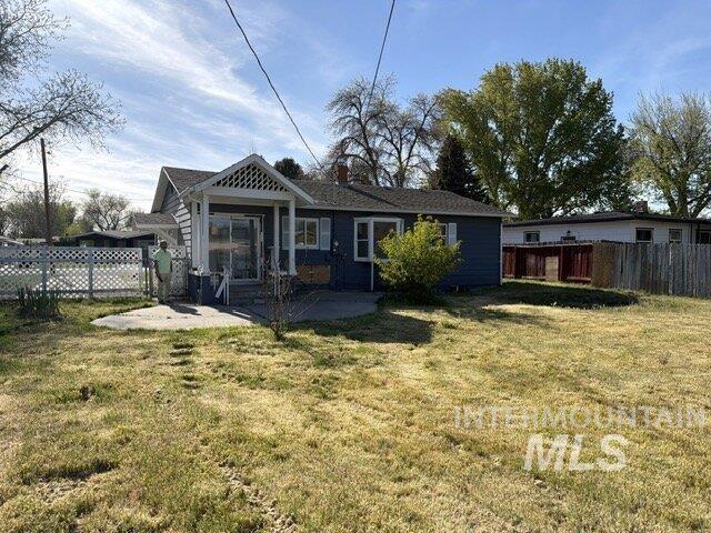 Photo of 860 N 9th E, Mountain Home, ID 83647 (MLS # 98989335)