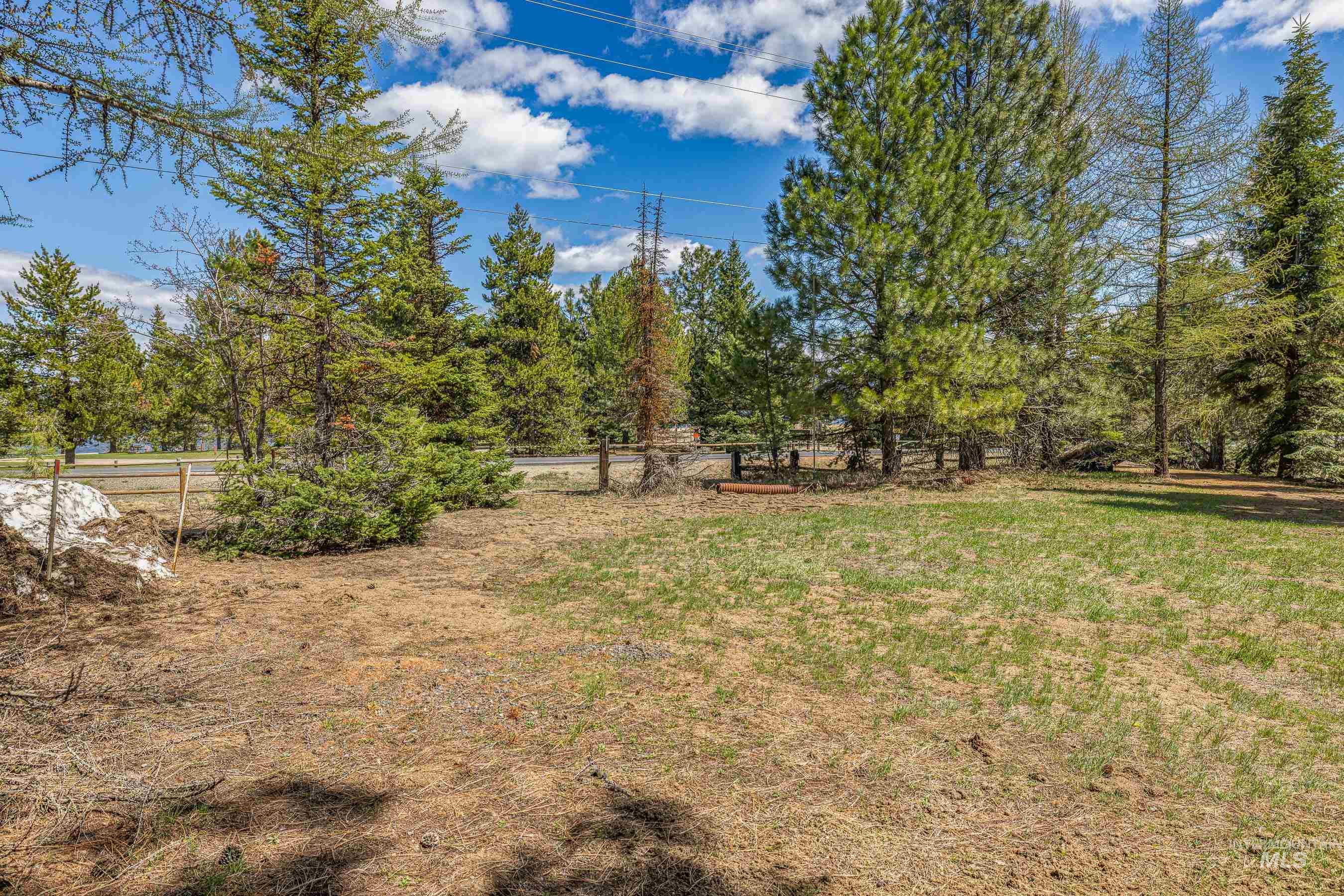 2125 W Mountain Rd
