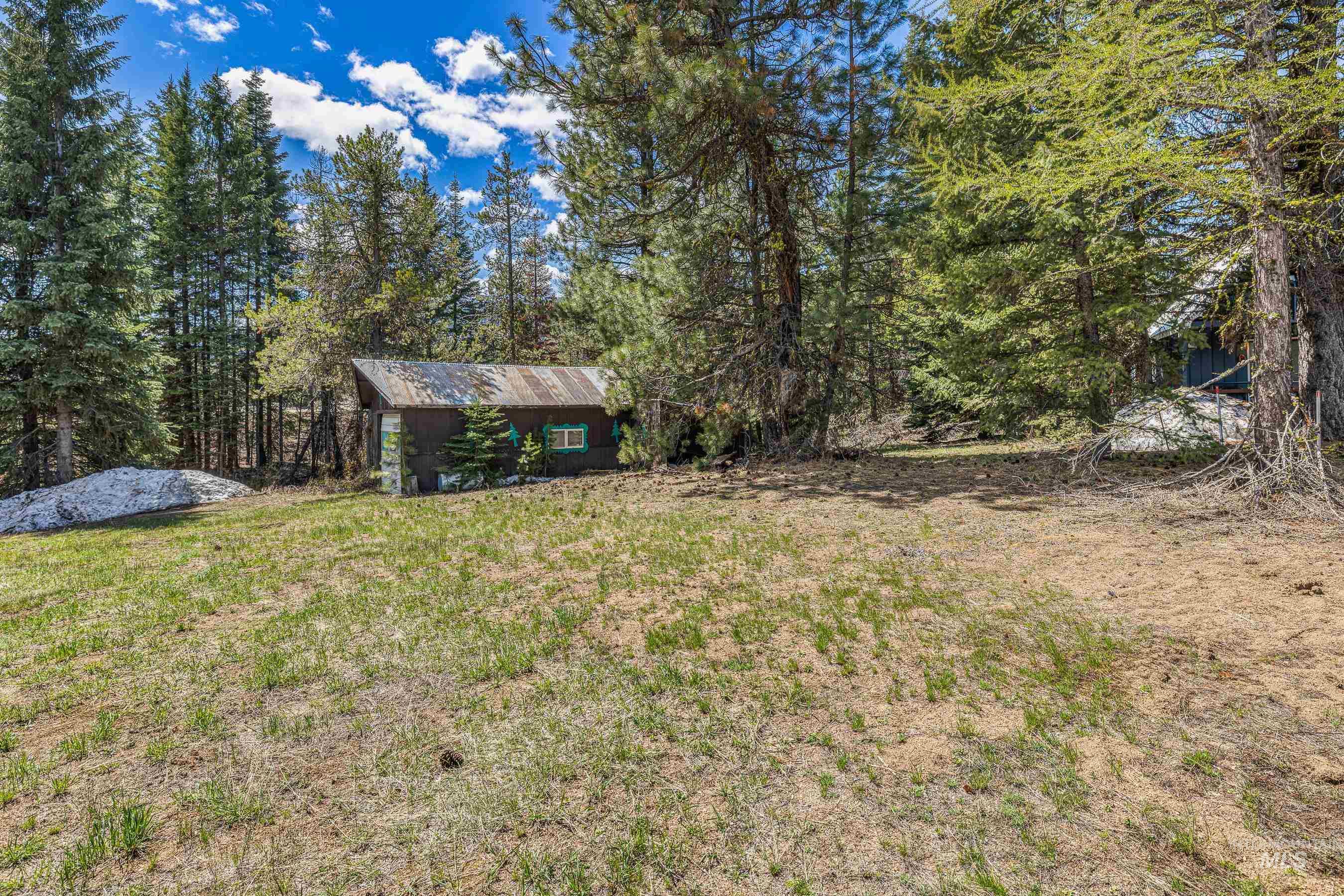 2125 W Mountain Rd
